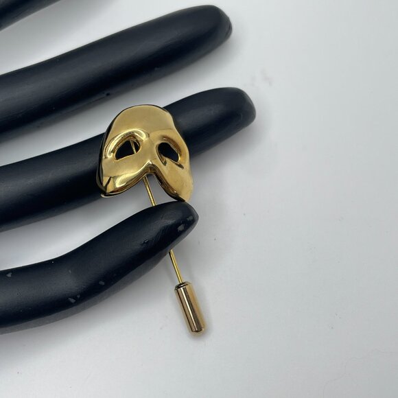 Vintage MONET Phantom of the Opera Mask Pin Gold Plated Signed Designer Jewelry - Picture 2 of 10